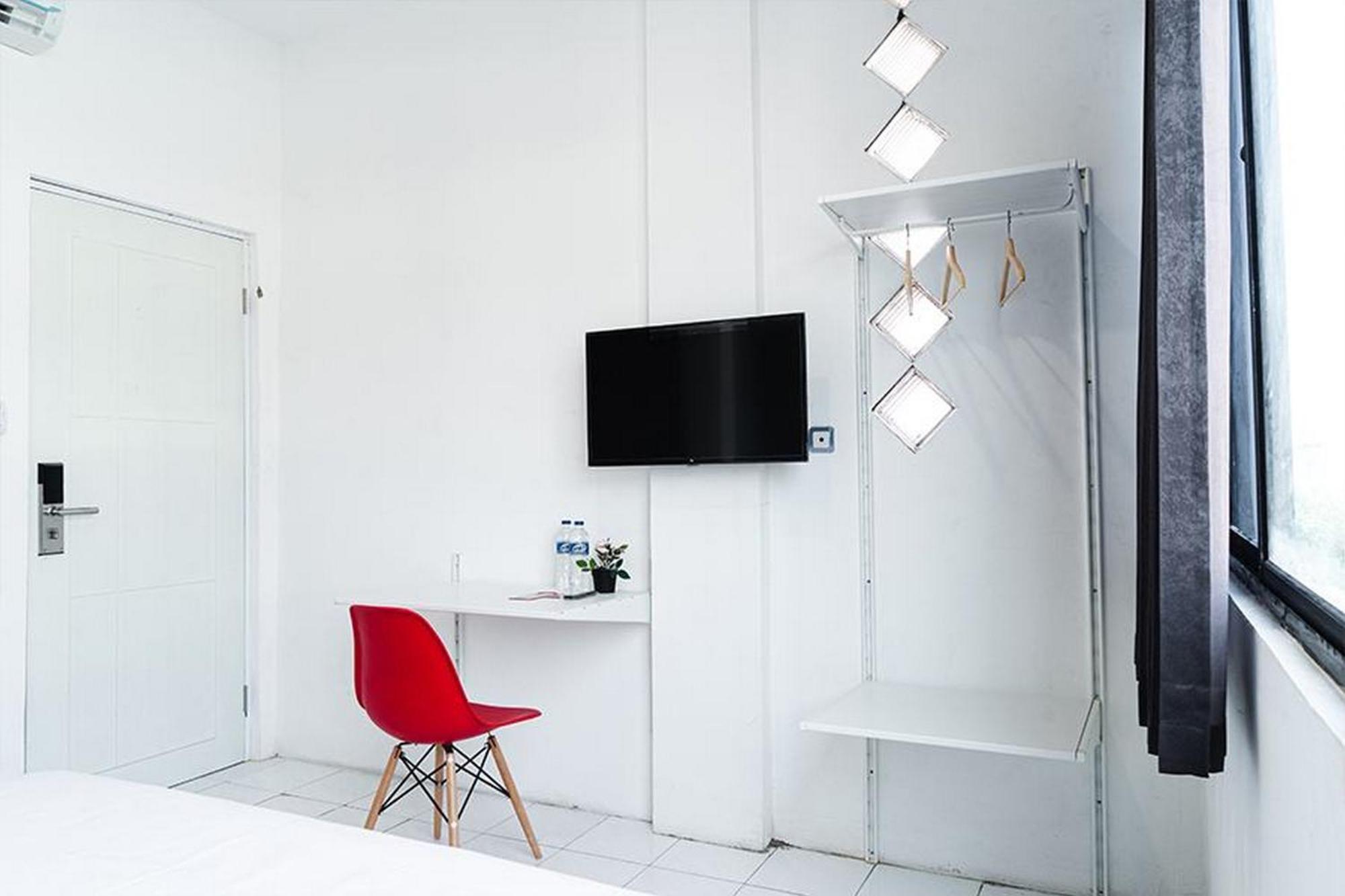 Reddoorz Near Seasons City Mall Jakarta Phòng bức ảnh