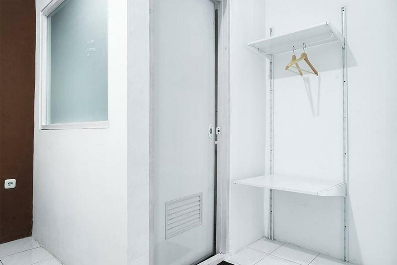 Reddoorz Near Seasons City Mall Jakarta Phòng bức ảnh