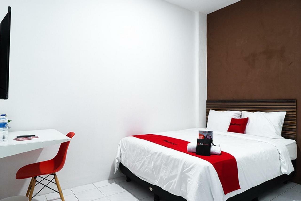 Reddoorz Near Seasons City Mall Jakarta Phòng bức ảnh
